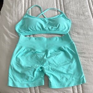 Seamless Aqua Sports Bra & High-Waist Shorts Set - Women